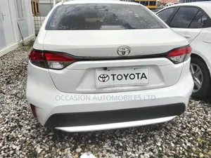 Toyota Corolla 2021 Off white