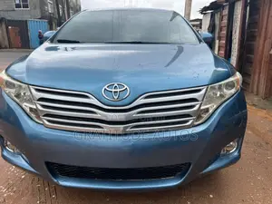 Toyota Venza LE 2010 Blue