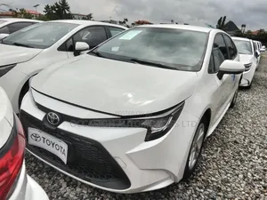 Toyota Corolla 2022 Off white