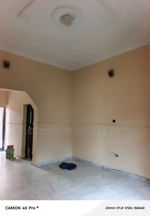 3bdrm Block of Flats in Okebadan Estate for rent