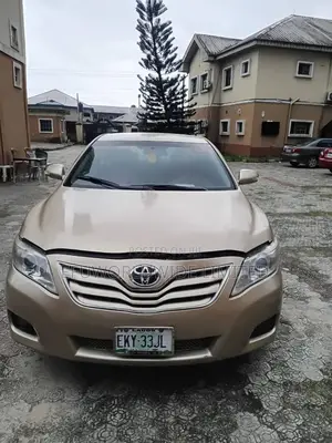 Toyota Camry LE 4dr Sedan (2.4L 4cyl 5A) 2008 Gold