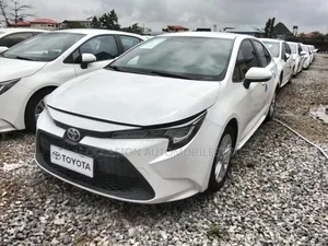 Toyota Corolla 2022 Off white