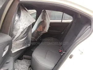 Toyota Corolla 2022 Off white