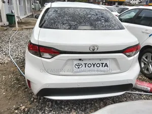 Toyota Corolla 2022 Off white