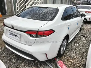 Toyota Corolla 2022 Off white