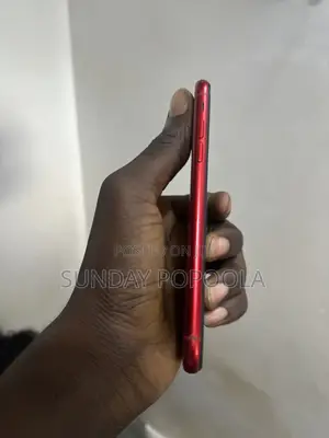 Apple iPhone XR 64 GB Red