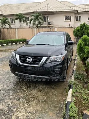 Nissan Pathfinder 2018 Black