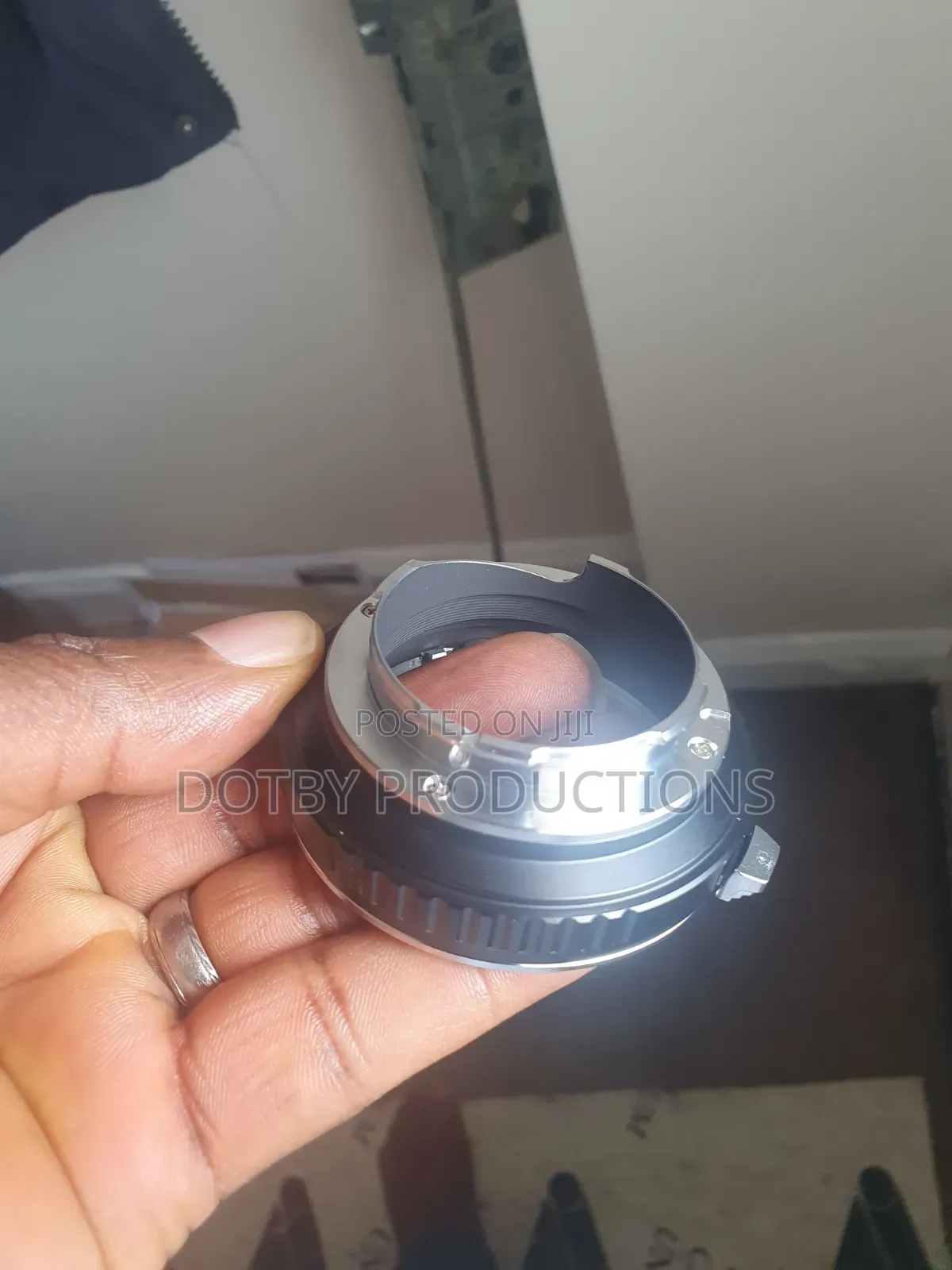 L/R - L/M Lens Adapter