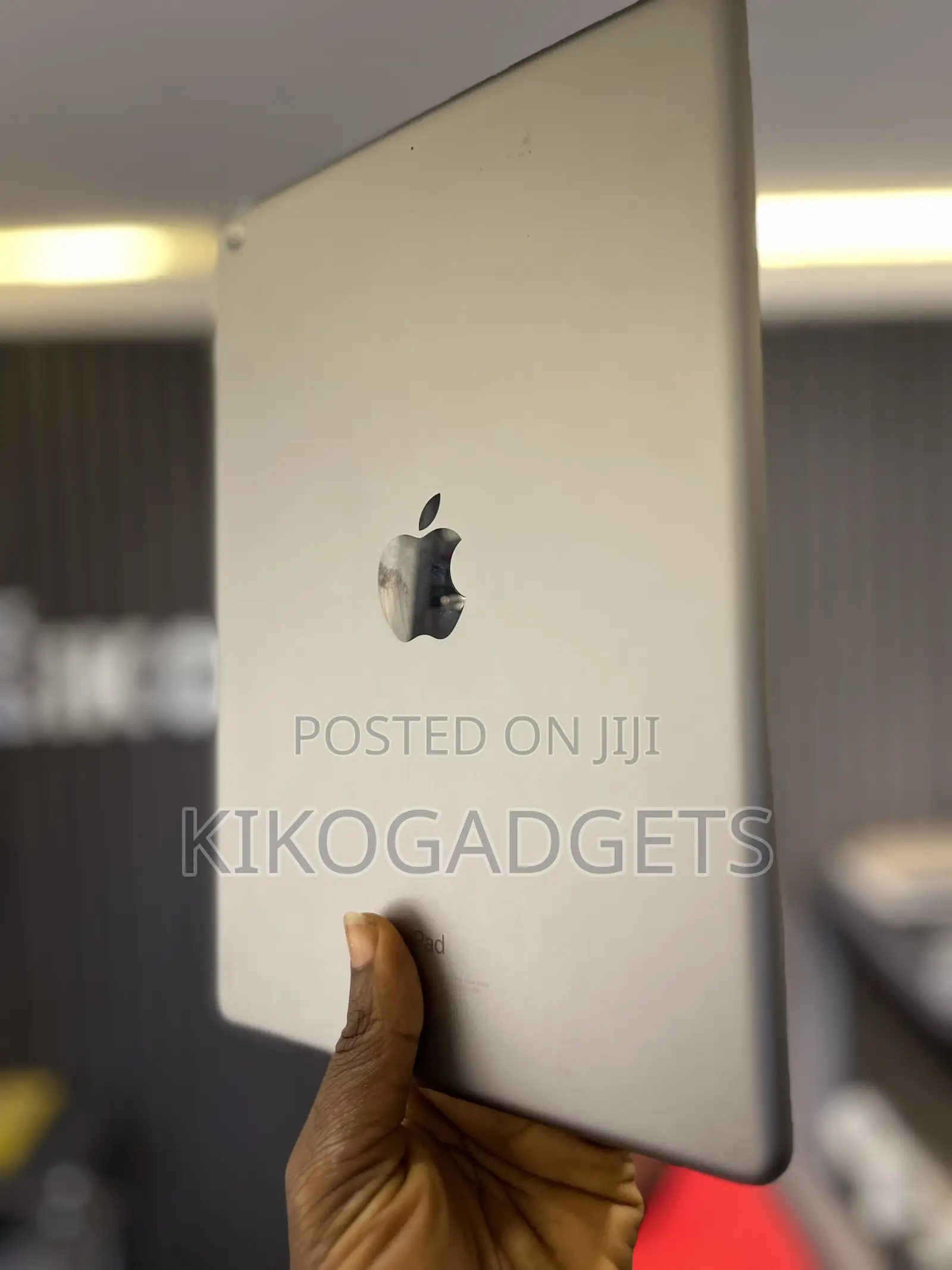 Apple iPad Wi-Fi 128 GB Gray