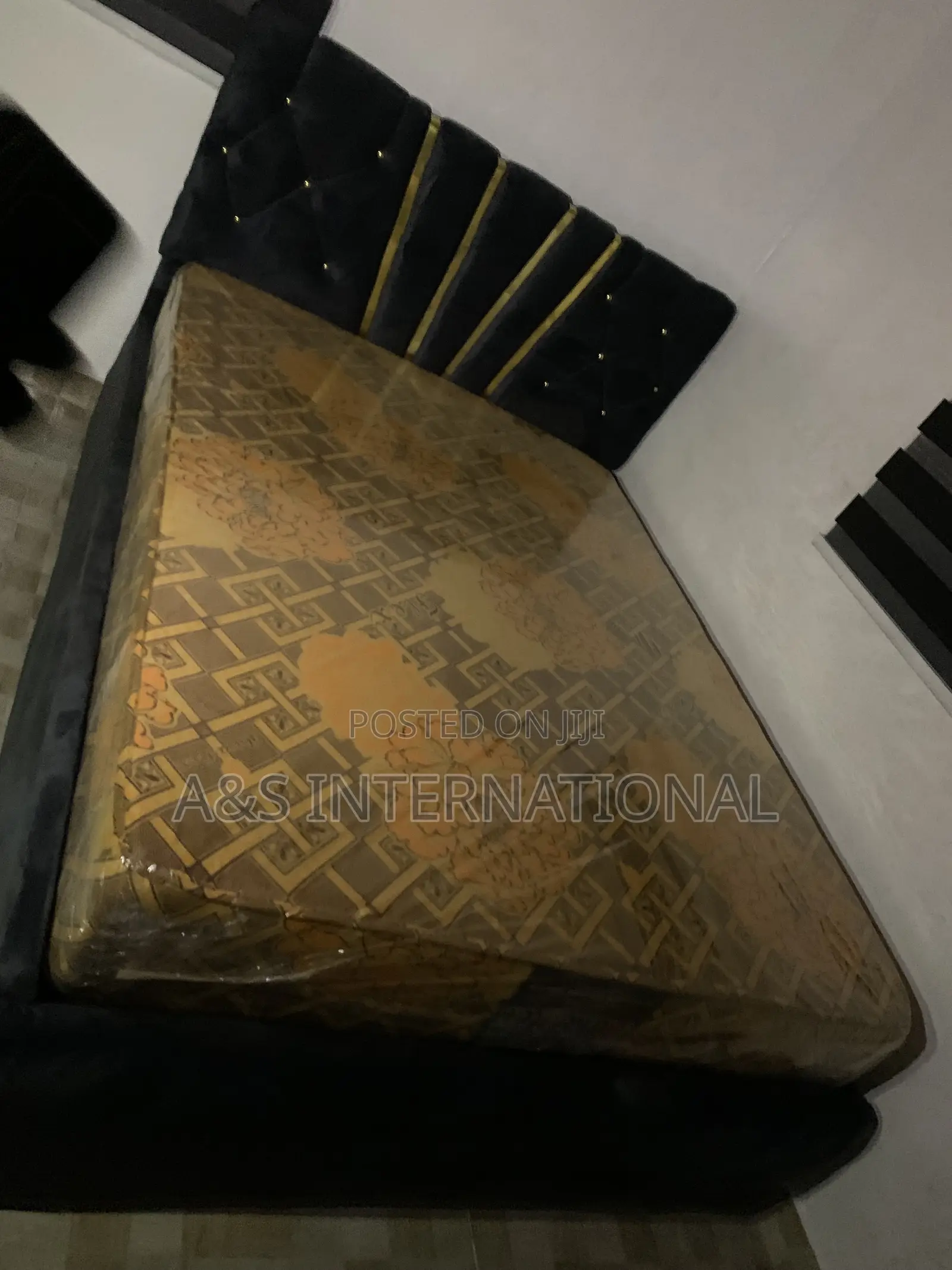 Bedframe Exquisite