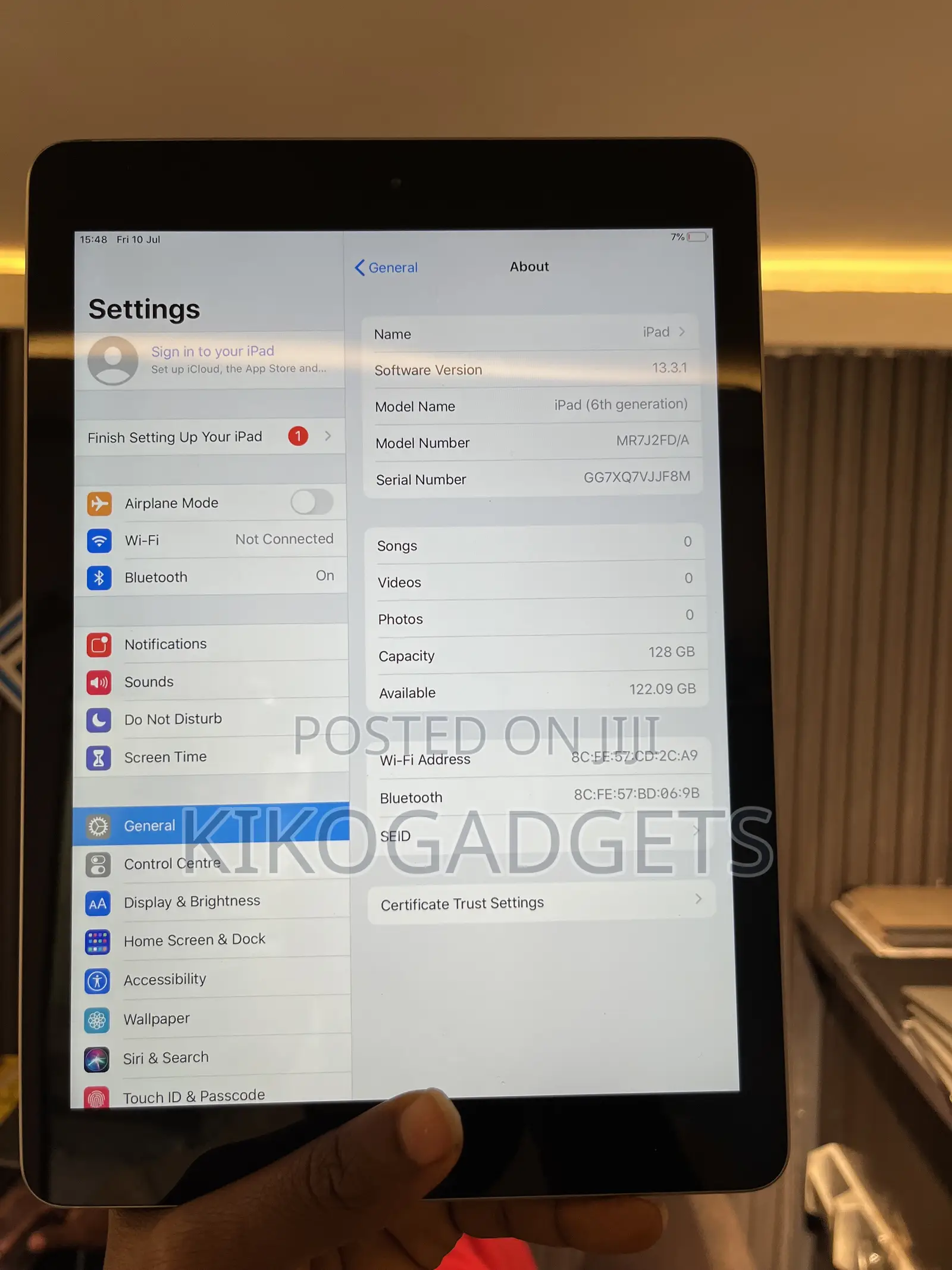 Apple iPad Wi-Fi 128 GB Gray