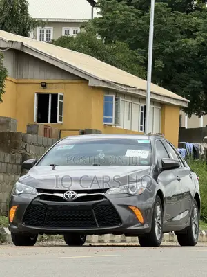 Toyota Camry SE 4dr Sedan (2.5L 4cyl 6A) 2015 Gray