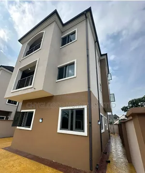 4bdrm Duplex in New Layout for sale