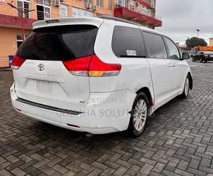 Toyota Sienna 2014 White