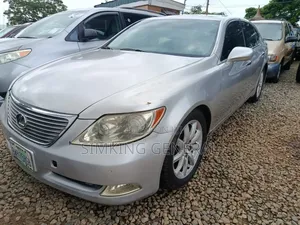 Lexus LS 460 2009 Gold