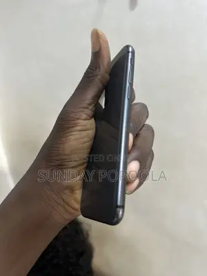 Apple iPhone 8 64 GB Black