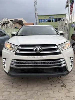 Toyota Highlander Limited 4dr SUV (3.5L 6cyl 6A) 2015 White
