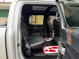 Ford F-150 Platinum 4x4 SuperCrew Cab Styleside 5.5 ft. box 145 in. WB