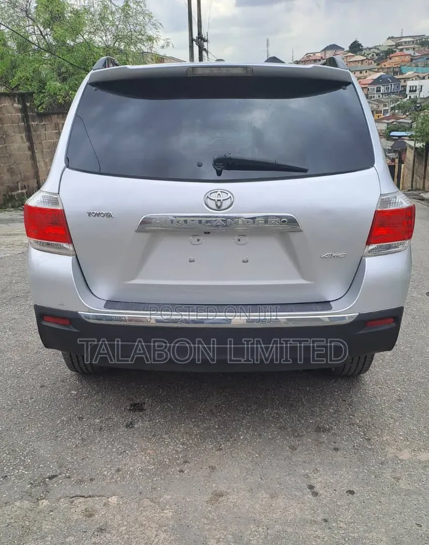 Toyota Highlander 2012 Silver