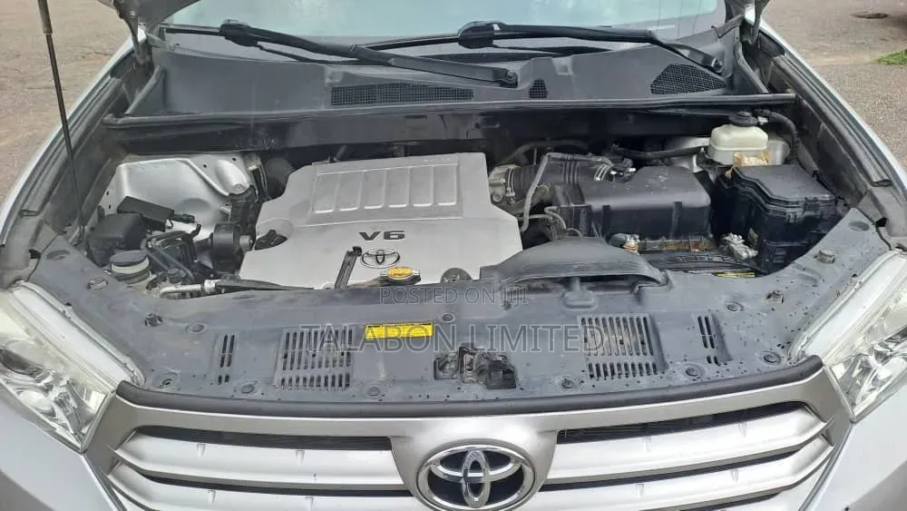 Toyota Highlander 2012 Silver