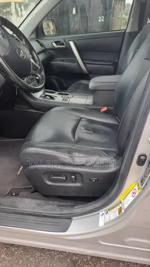 Toyota Highlander 2012 Silver
