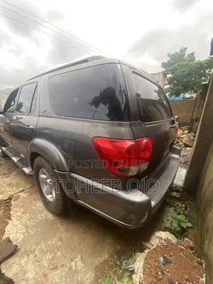 Toyota Sequoia 2005 Gray