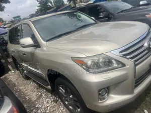 Lexus LX 570 (5 seats) AWD 2016 Gold