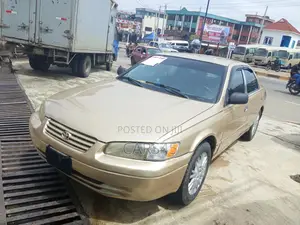 Toyota Camry 1998 Gold