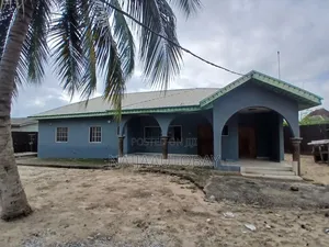 4bdrm Bungalow in Lopo, Badagry for sale