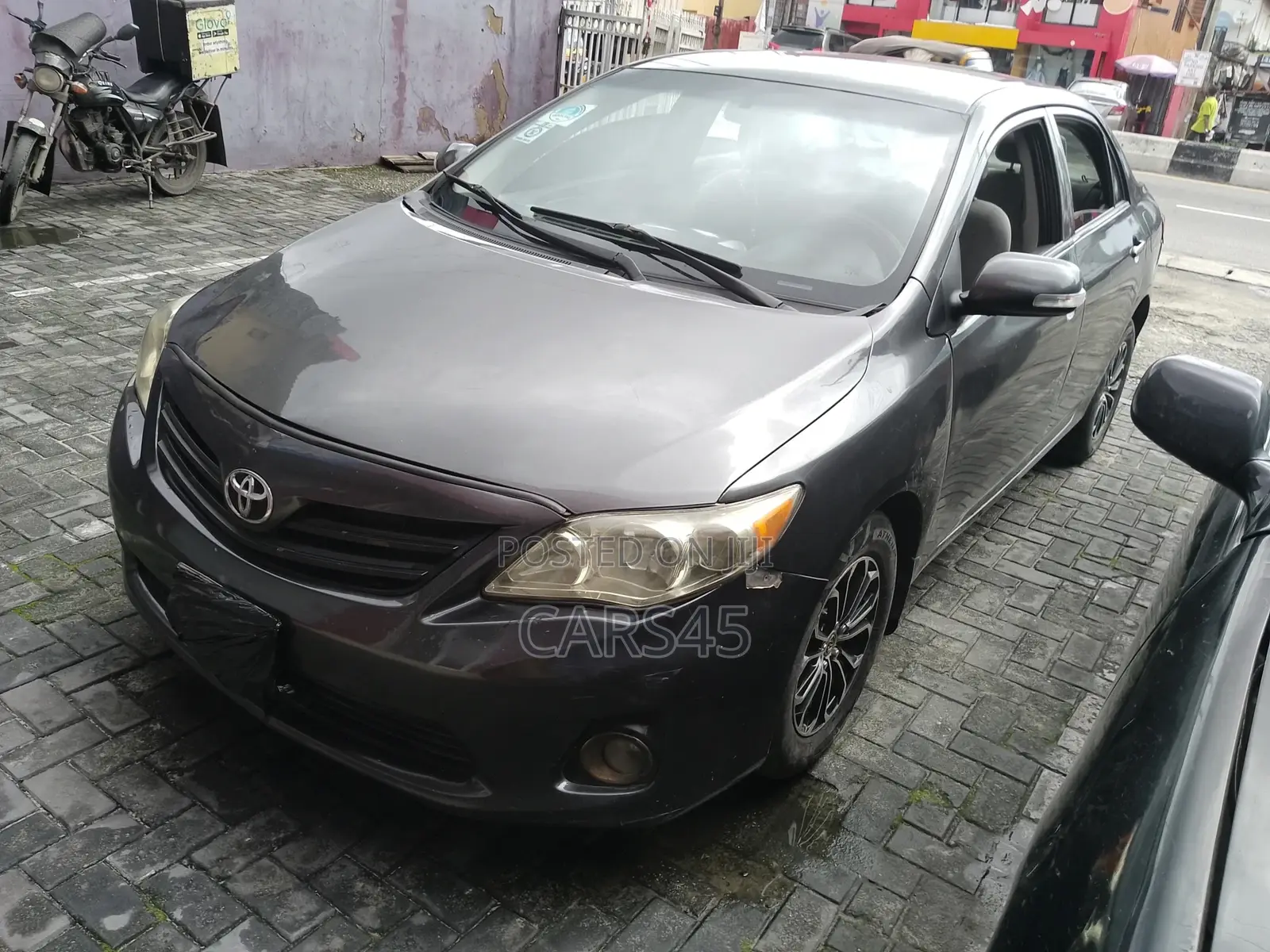 Toyota Corolla 2010 Gray
