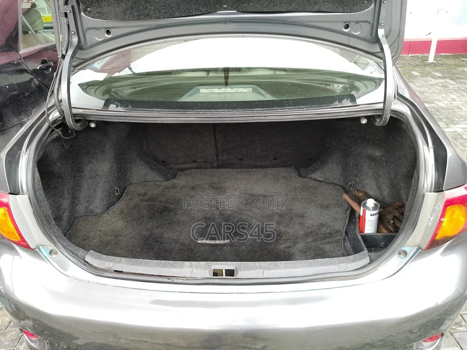Toyota Corolla 2010 Gray