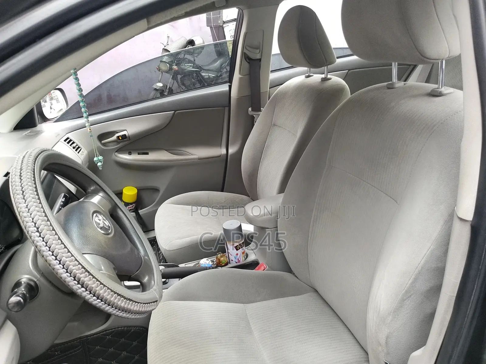 Toyota Corolla 2010 Gray