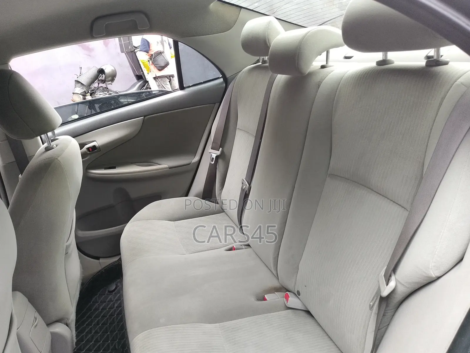 Toyota Corolla 2010 Gray