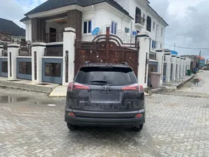 Toyota RAV4 2018 Gray