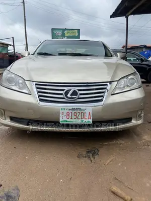 Lexus ES 350 2010 Gold
