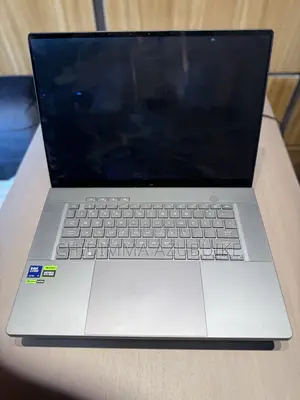 Laptop Asus ROG Zephyrus G16 16GB Intel Core i7 SSD 512GB