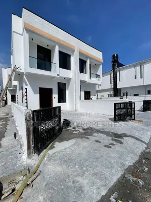 4bdrm Duplex in Ikota for sale