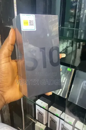 New Samsung Galaxy S10 128 GB Black