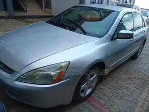 Honda Accord 2005 Silver