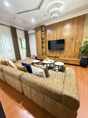 2bedroom in Lekki Phase 1 Off Admiralty