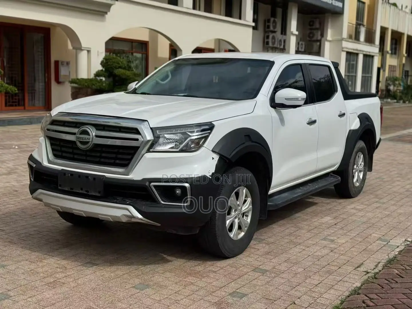 Nissan Pick-Up 2021 White