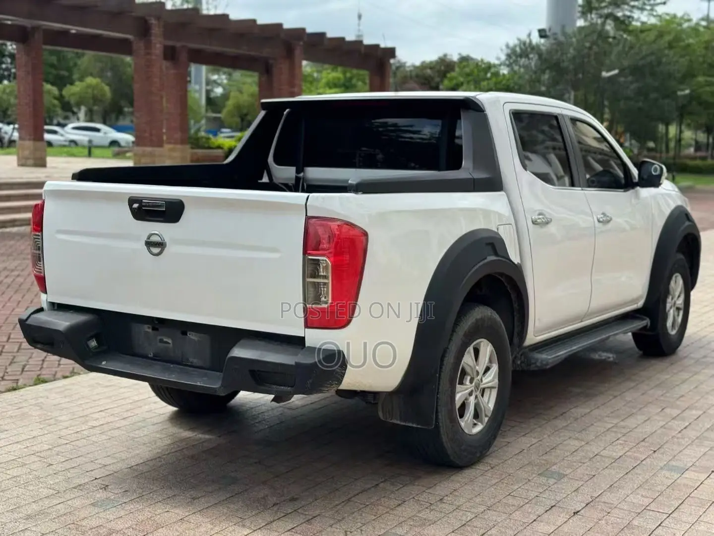 Nissan Pick-Up 2021 White