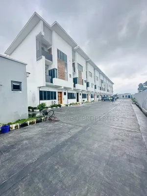 4bdrm Duplex in Lekki Phase 1 for rent