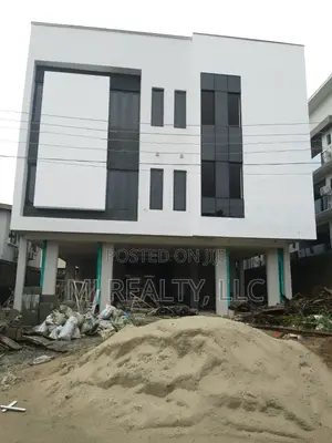 14bdrm Maisonette in Ikeja GRA for rent