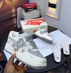 Luis Vuitton Air Sneakers
