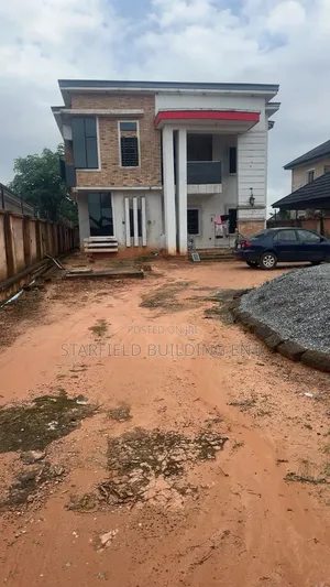 5bdrm Duplex in Benin City for sale