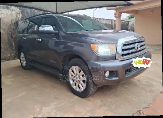 Toyota Sequoia 2011