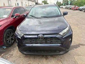 Toyota RAV4 2020 Blue