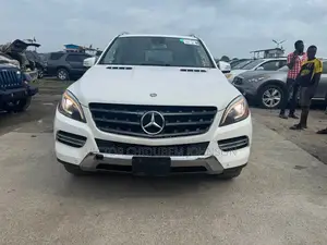 Mercedes-Benz M Class ML350 4MATIC 4dr SUV AWD (3.5L 6cyl 7A) 2014