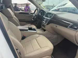 Mercedes-Benz M Class ML350 4MATIC 4dr SUV AWD (3.5L 6cyl 7A) 2014